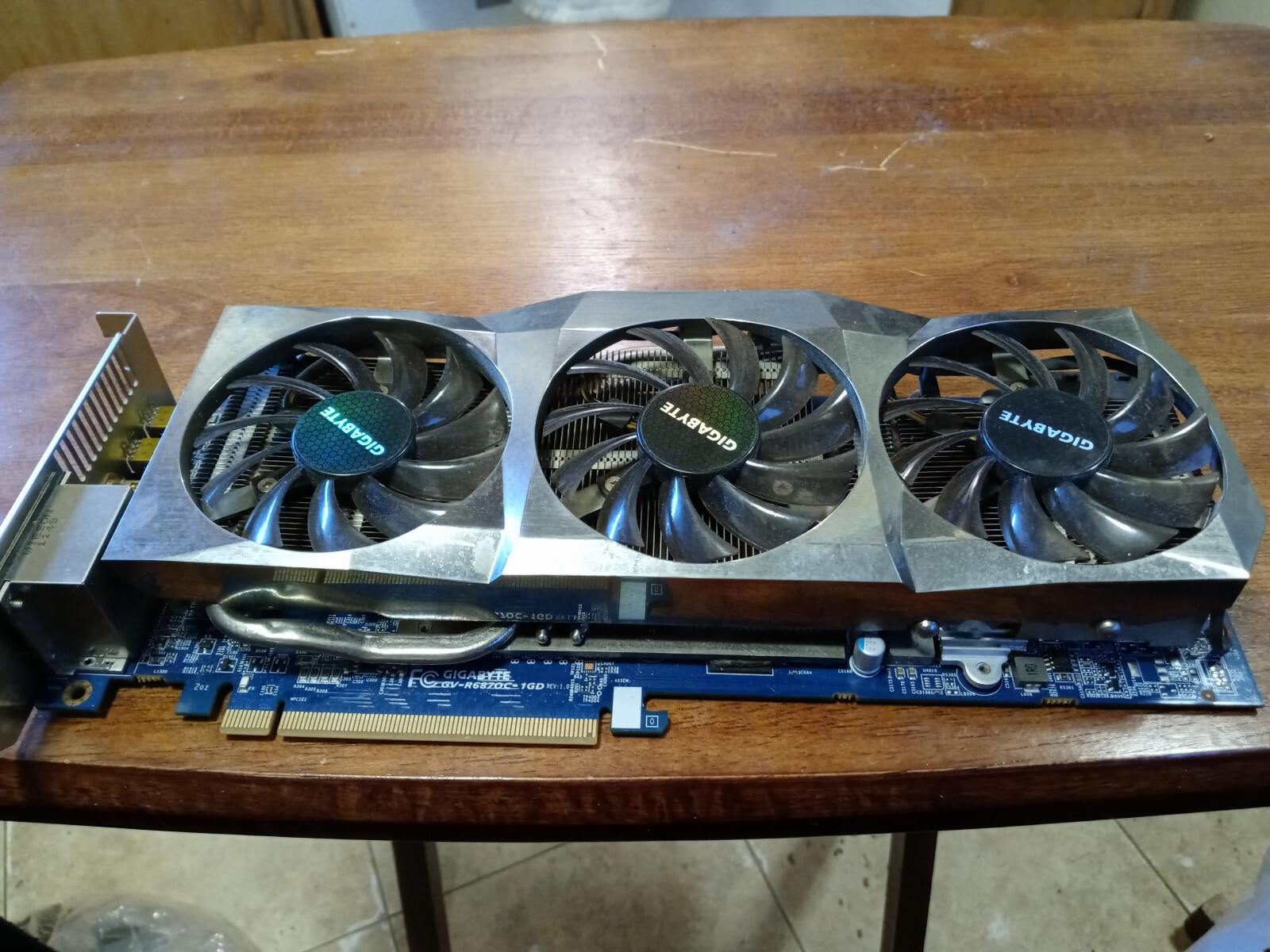 Gigabyte 6870v-card