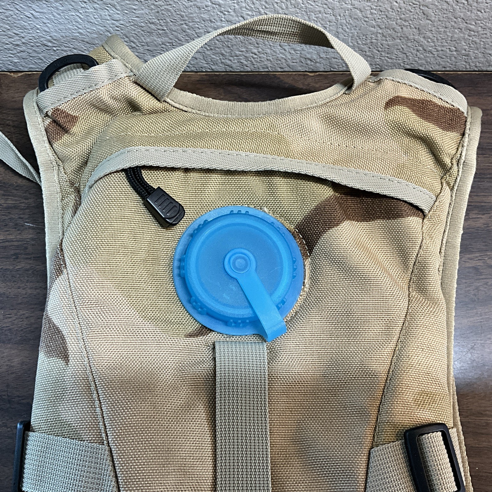 Source Hydration System Carrier with Bladder Desert