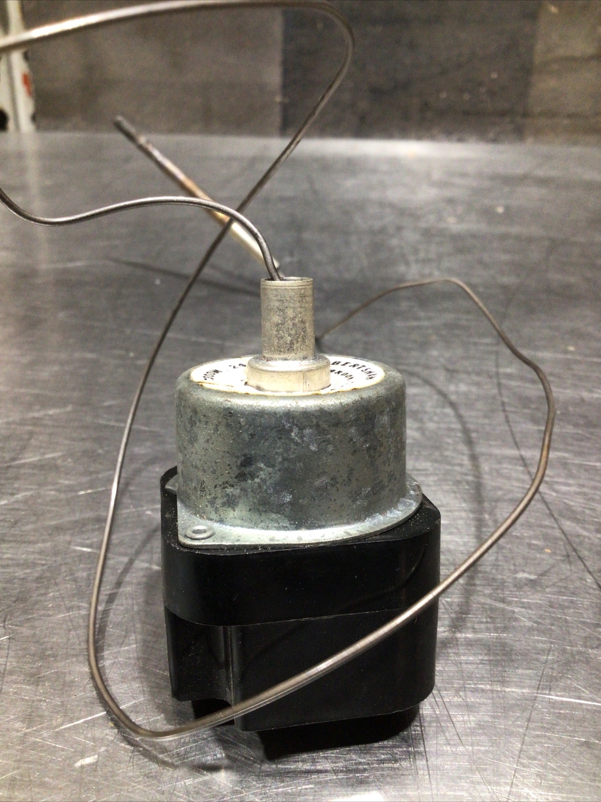 Nos Surplus White-Rodgers - Electrode - 760-056.