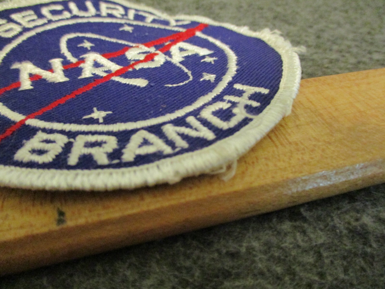 1965 NASA SECURITY BRANCH VECTOR MEATBALL + 4 HAYES AEROSPACE SECURITY PATCHES