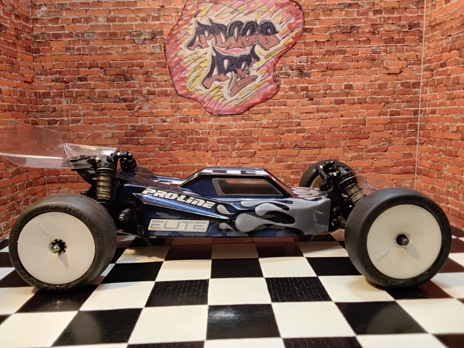 LOSI TLR 22 5.0 DC ELITE ROLLER W/ CUSTOM PAINTED BODY