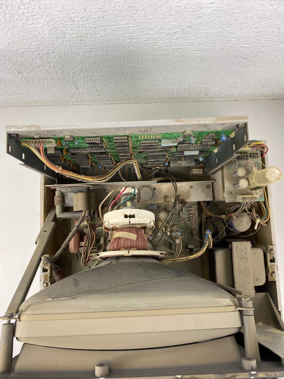 Vintage 1980 Heathkit H19 advanced video terminal computer