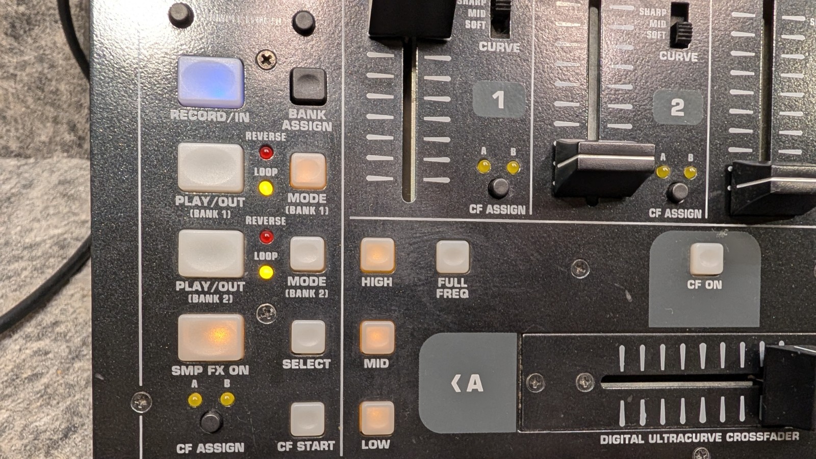 Behringer DDM4000 Digital DJ Mixer 4-Channel USB Tabletop Echo Reverb Filter