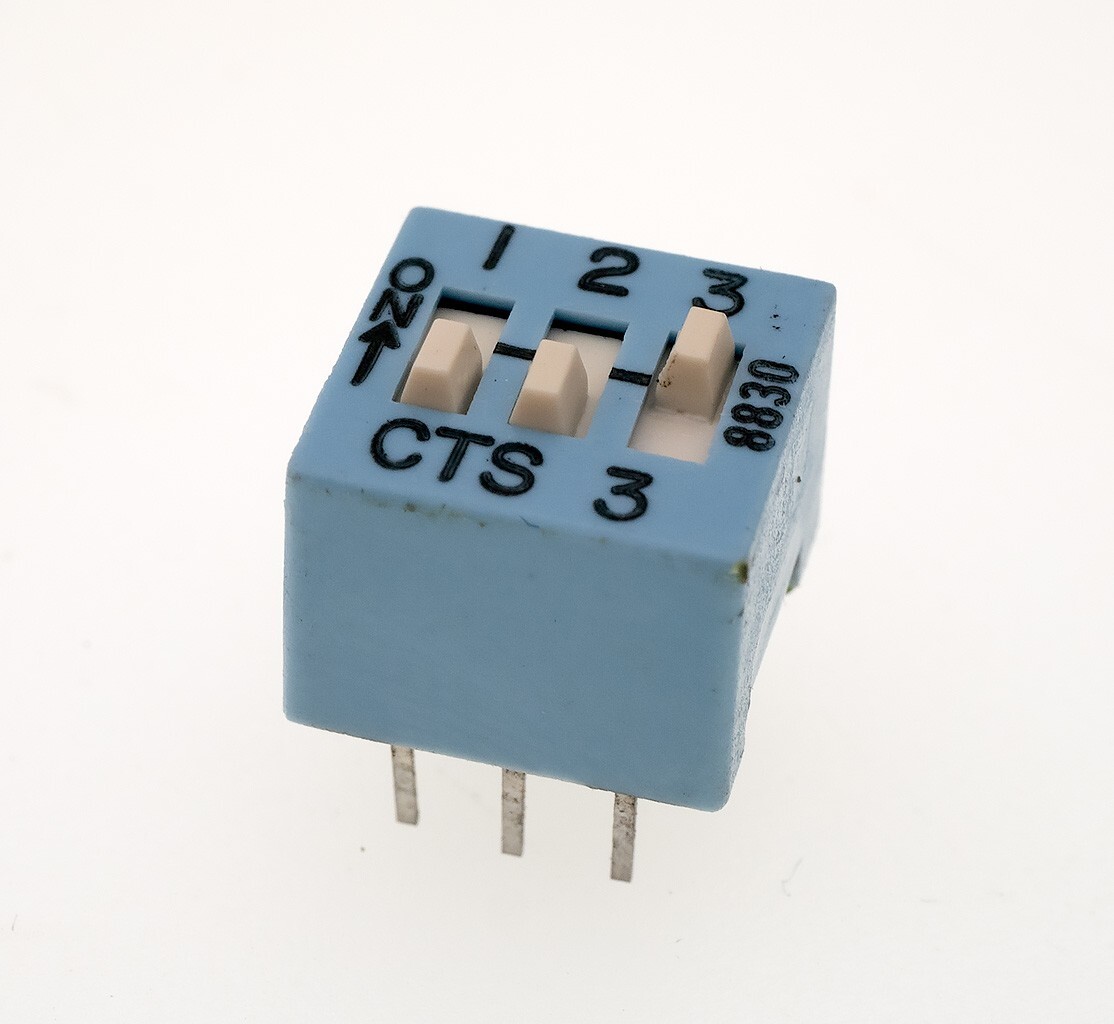 CTS 206-3, 3 Position 6 Pin SPDT Through-Hole DIP Switch, Lot of 10