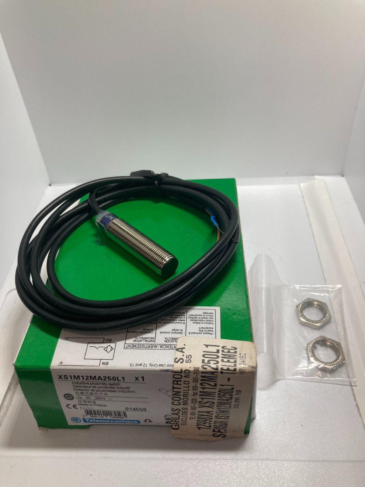 TELEMECANIQUE XS1M12MA250L1 INDUCTIVE PROXIMITY SWITCH 20-264V NIB