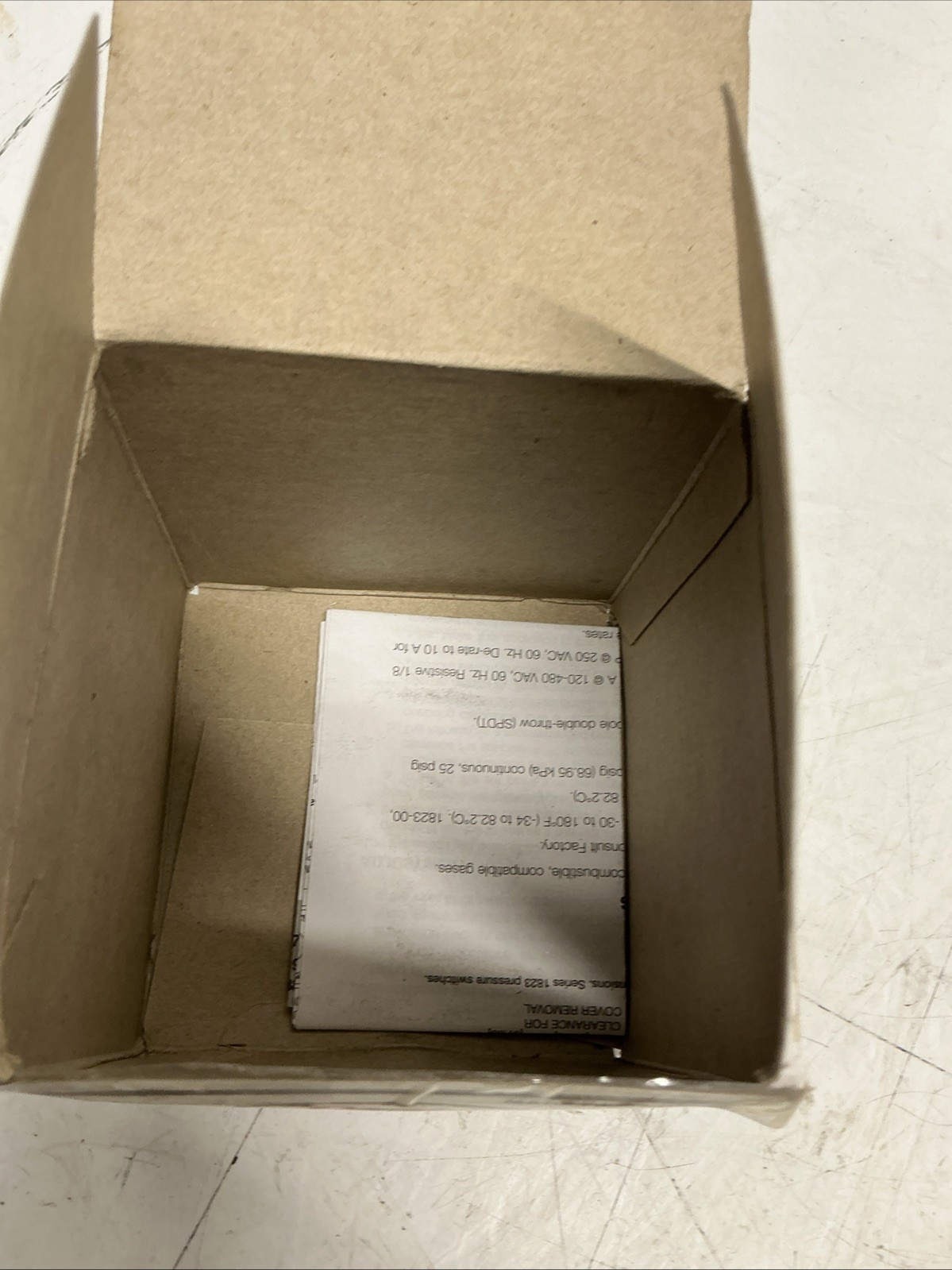 Dwyer 1823-0 Pressure Switch Y-623