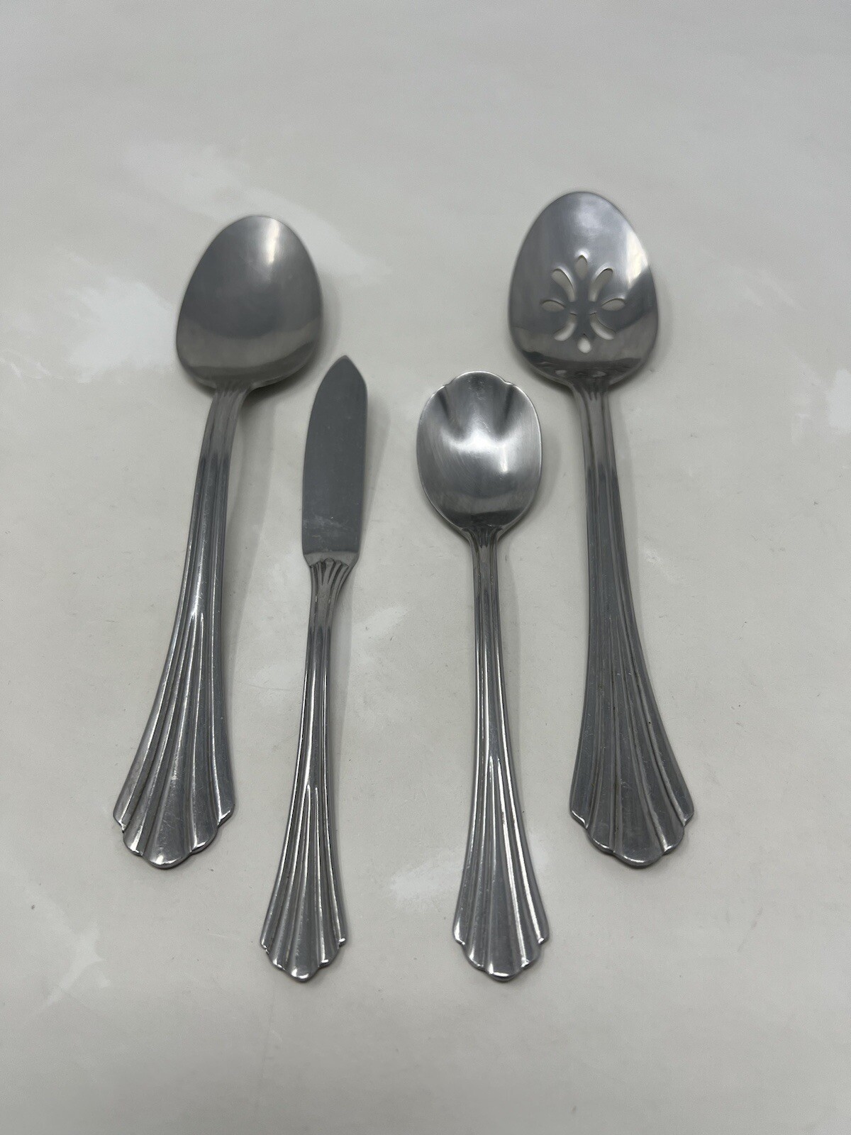 Oneida Dublin Serving Pieces Lot of 4 Sugar Spoons Master Butter Knife Slotted