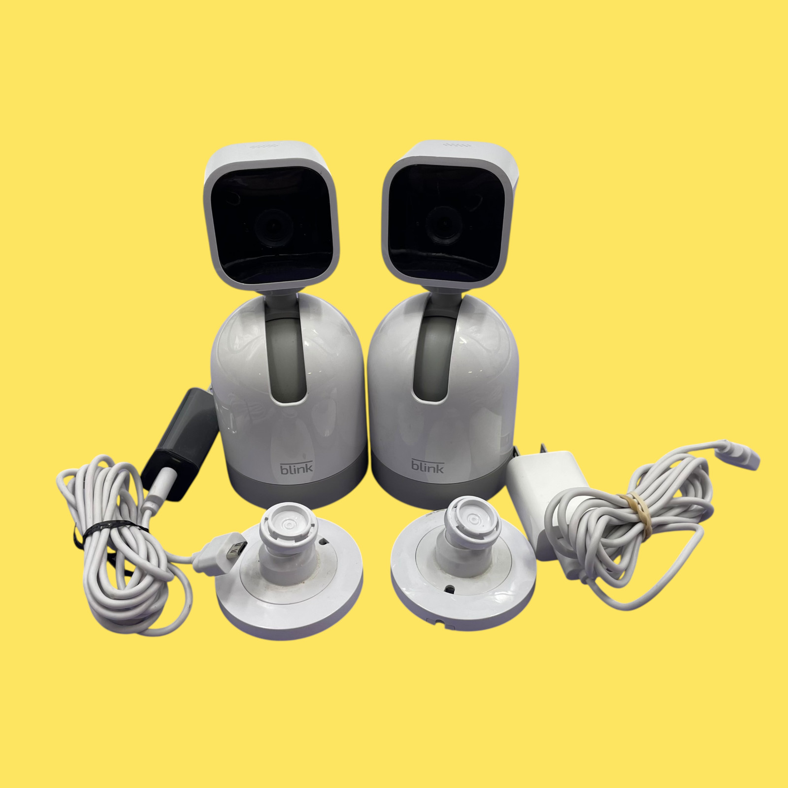 Lot of 2 Blink Mini BCM00300U Smart Security Cameras w/ Mounts #4706 z65b426