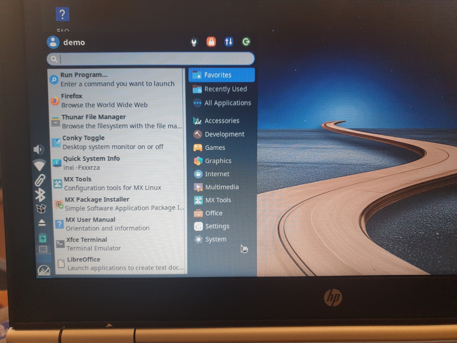 Linux MX V25.2, Xfce, 64-bit, Bootable Live and Install USB Flash Drive