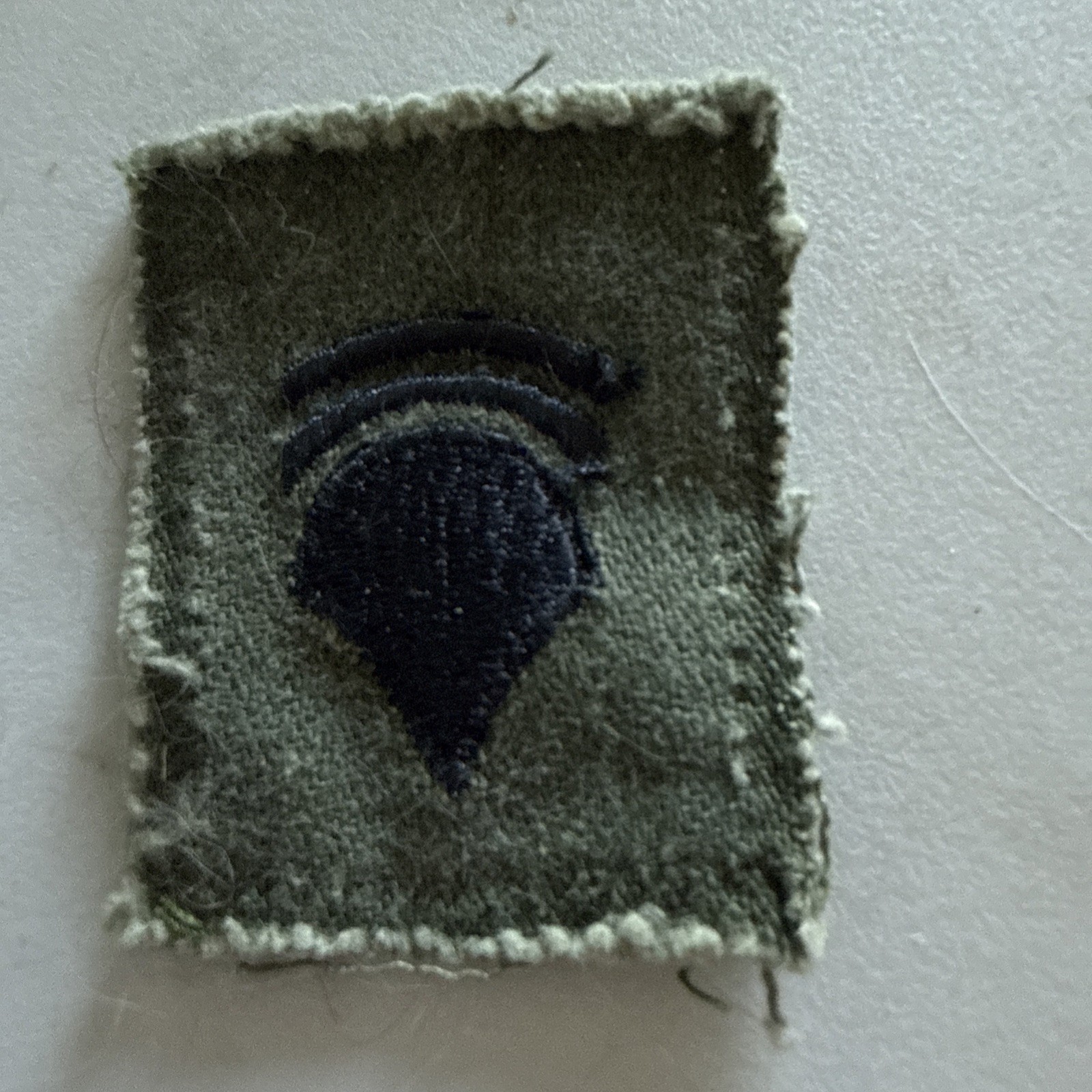 US Army SSG E-6  Collar Cloth Insignia Badges Sewn on  Patches #749