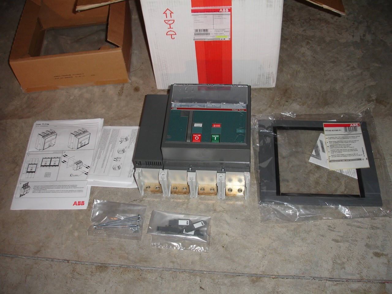 ABB SACE Tmax-T7N-D/PV 1000M 4PR6 Photovoltaic Circuit Breaker 1000amp NEW
