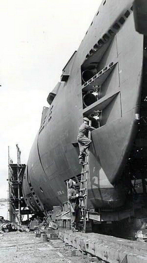 WW2 WWII Photo Captured German U-Boat  Kriegsmarine  World War Two / 7310
