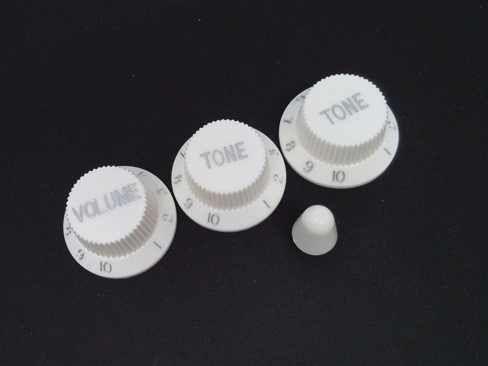 True Custom Shop® White Knobs & Switch Tip With Silver for Fender Stratocaster
