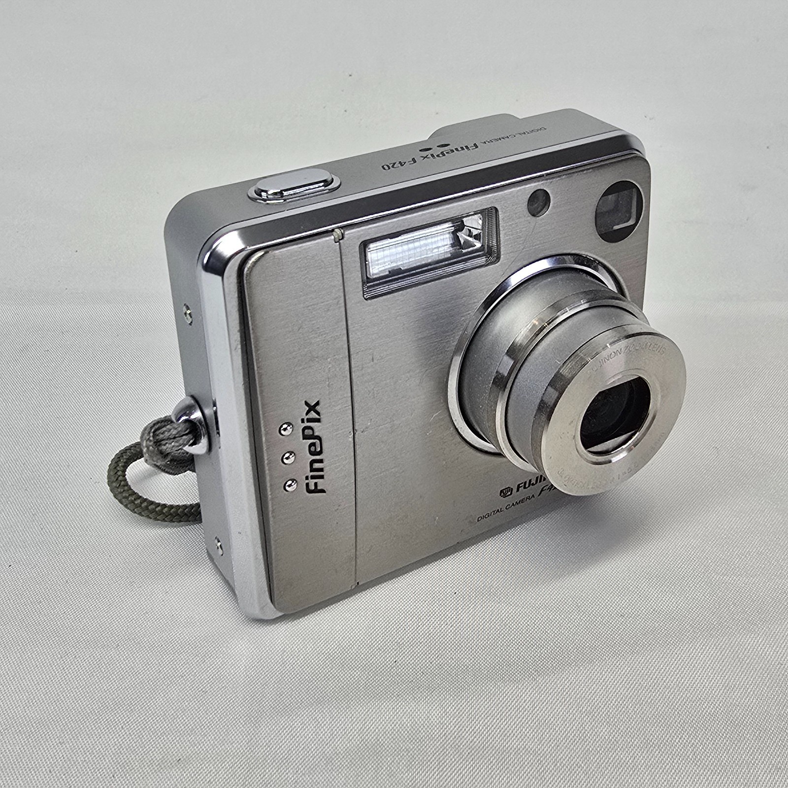 Fujifilm FinePix F420 Compact Digital Camera Silver Spares/Repairs