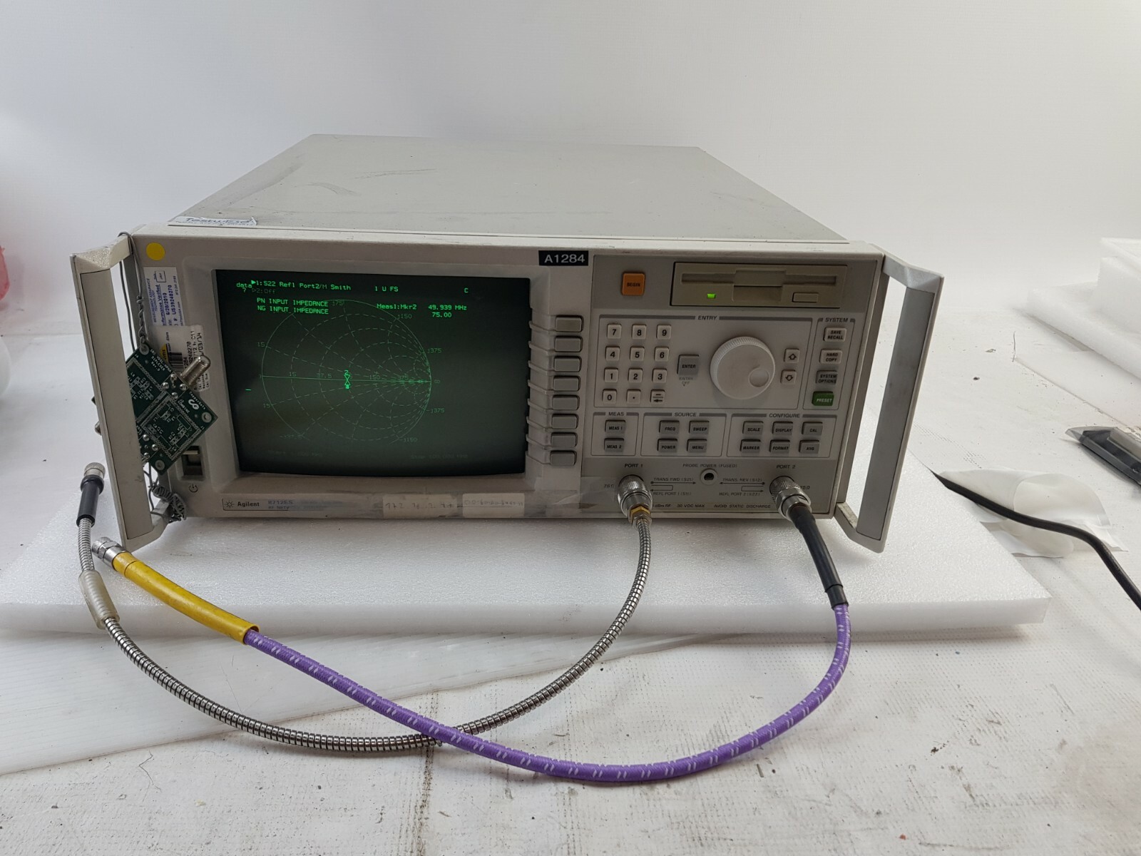 AGILENT 8712ES 300 kHz-1300 MHz RF NETWORK ANALYZER