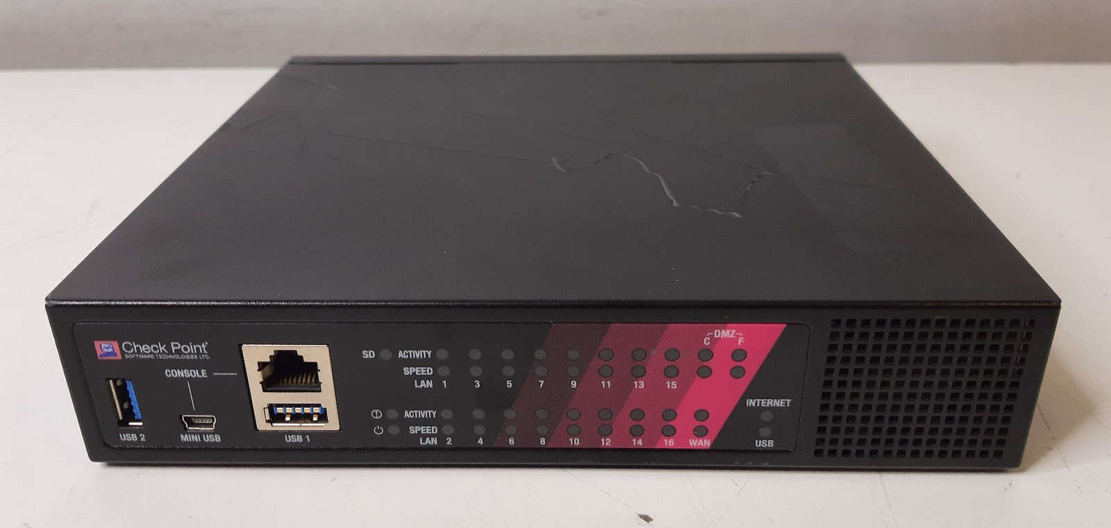 Check Point 1400 Series Security Gateway Firewall Appliance No Power Cord L-72