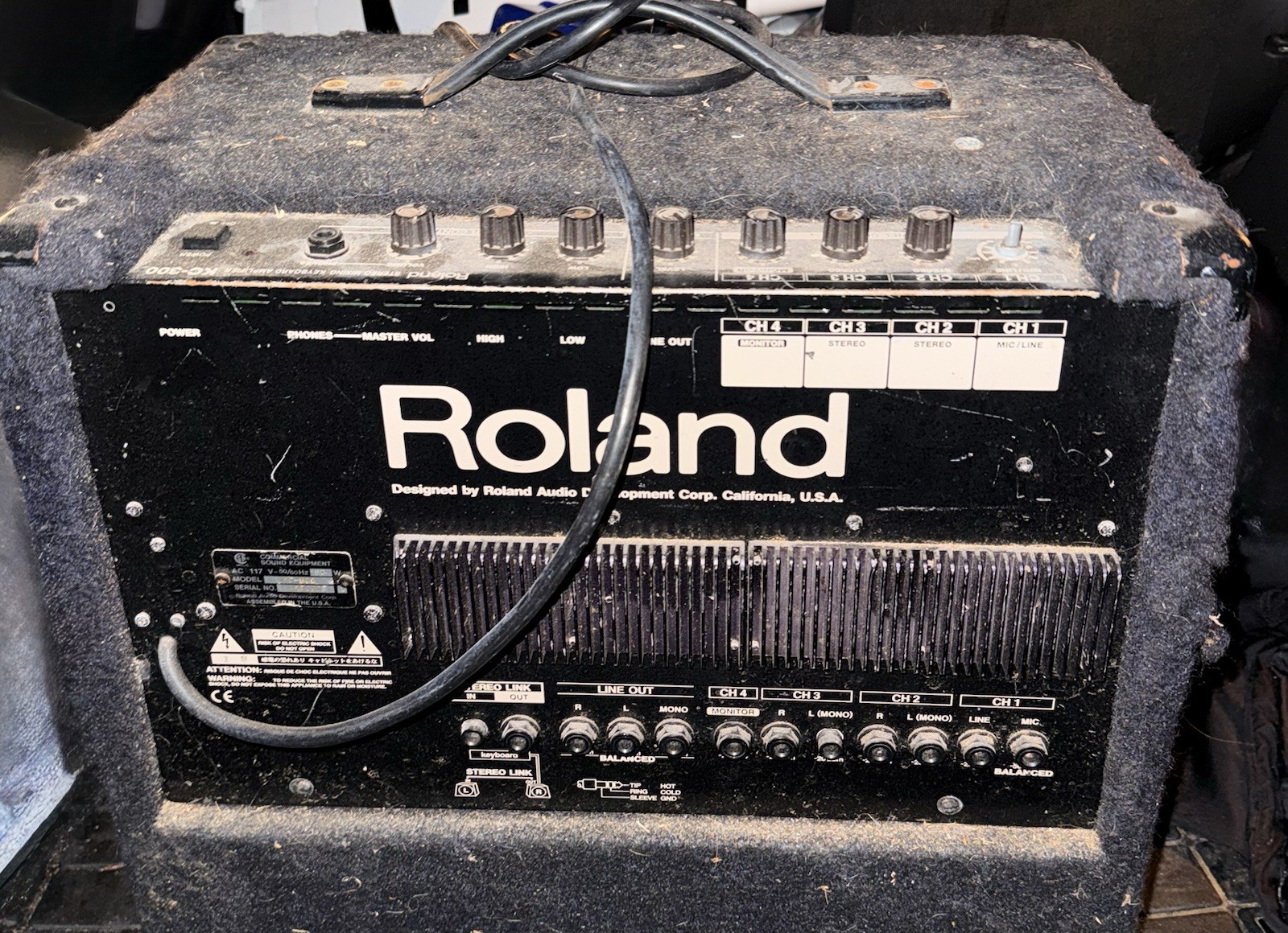Roland KC-300 80W Keyboard Instrument Amplifier 4-Channel Mixer EQ 2 Outputs
