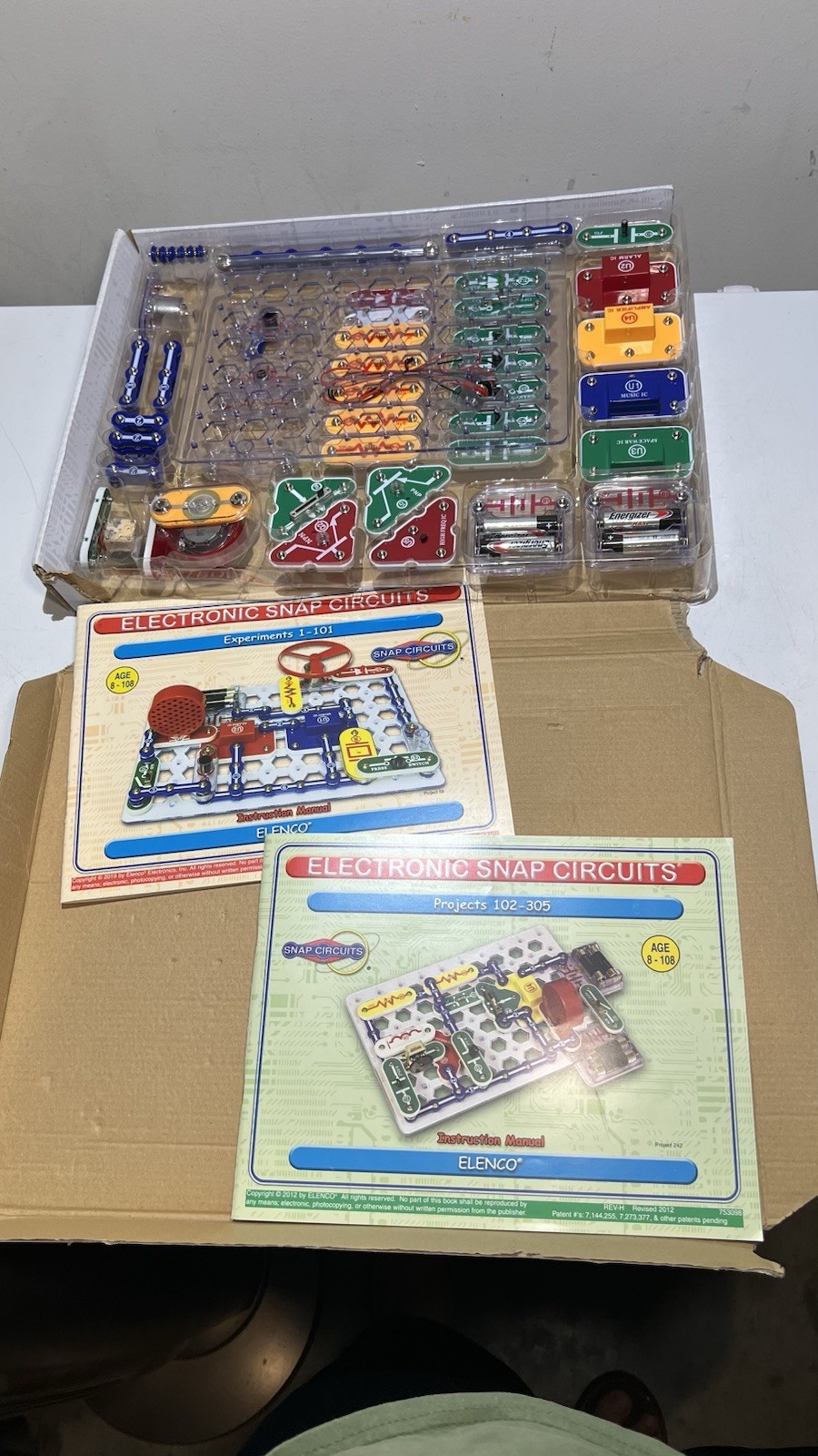 Snap Circuits SC 300 STEM Electronics Exploration kit Science