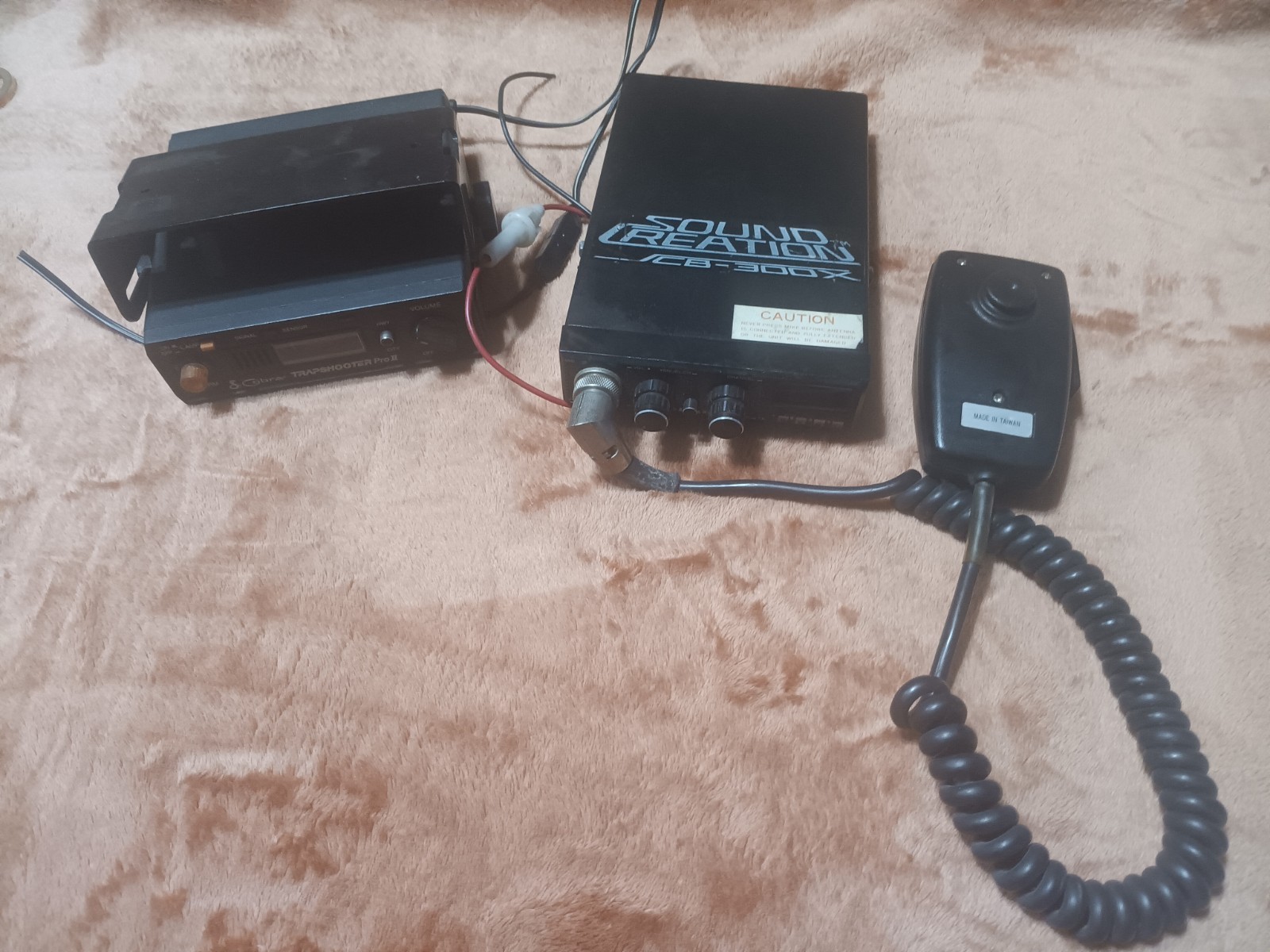 Vintage Cobra Traps hooter Pro II And Sound Reaction Cb 300 X