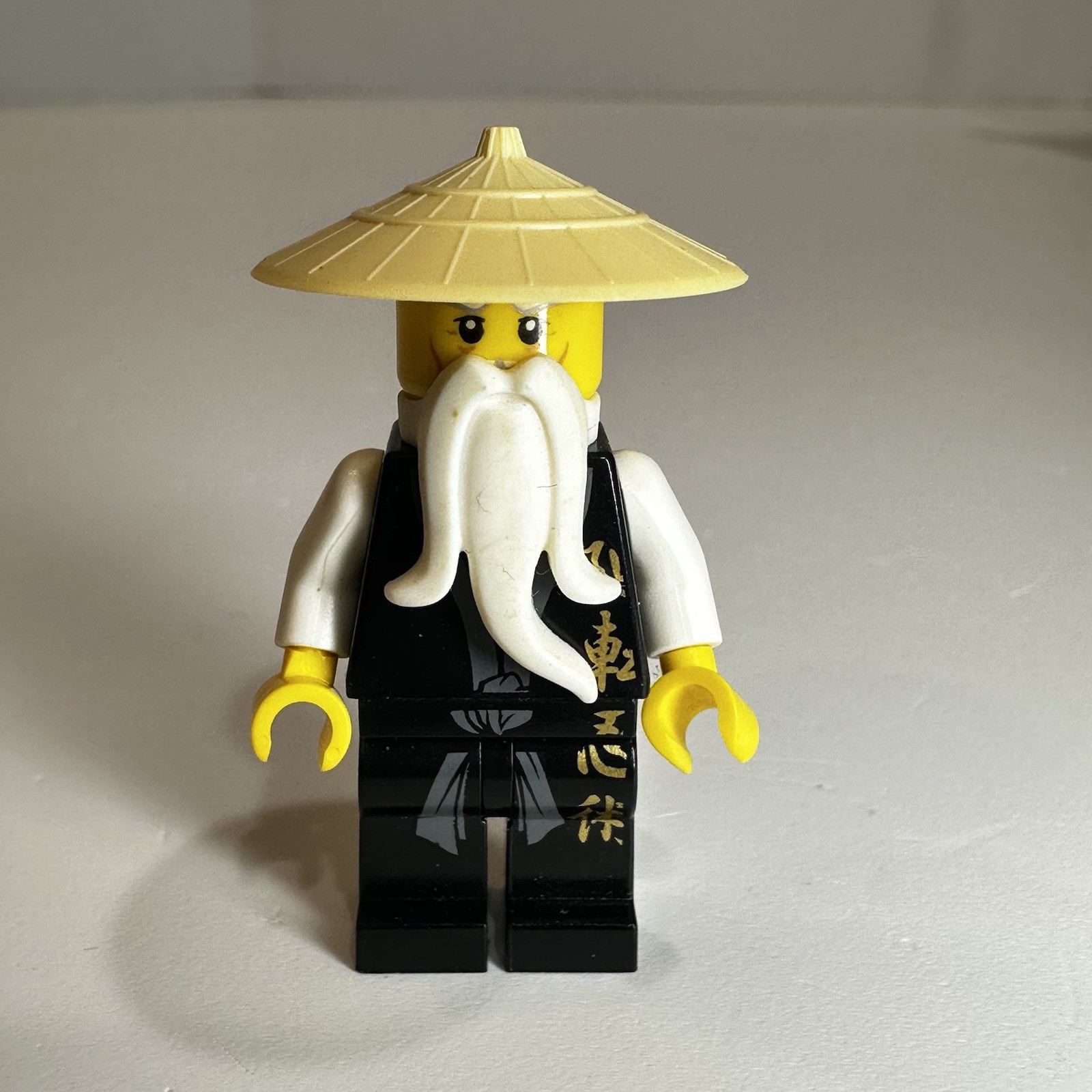 LEGO Ninjago Sensei Wu Black Kimono Minifigure Njo0026 Golden Weapons