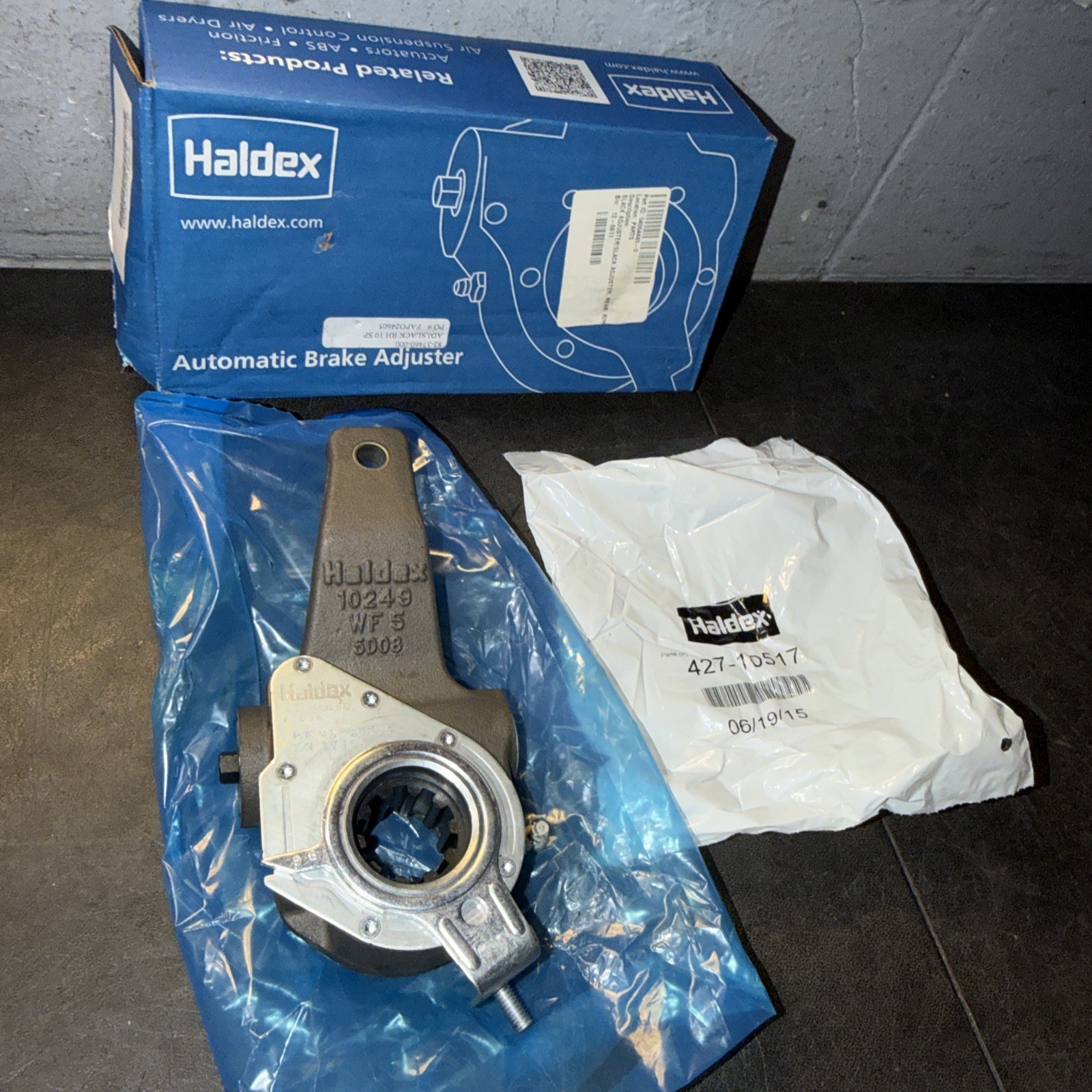NOS Genuine Haldex/Gillig Transit Brake Slack Adjuster 82-37460-000. RH Rear