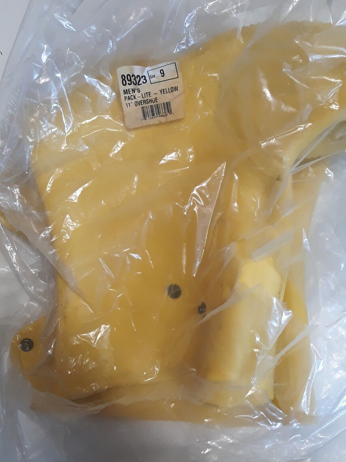 dunlop bata 89323-9 BOOTS, YELLOW OVERSHOE RUBBER BOOT, SIZE 9