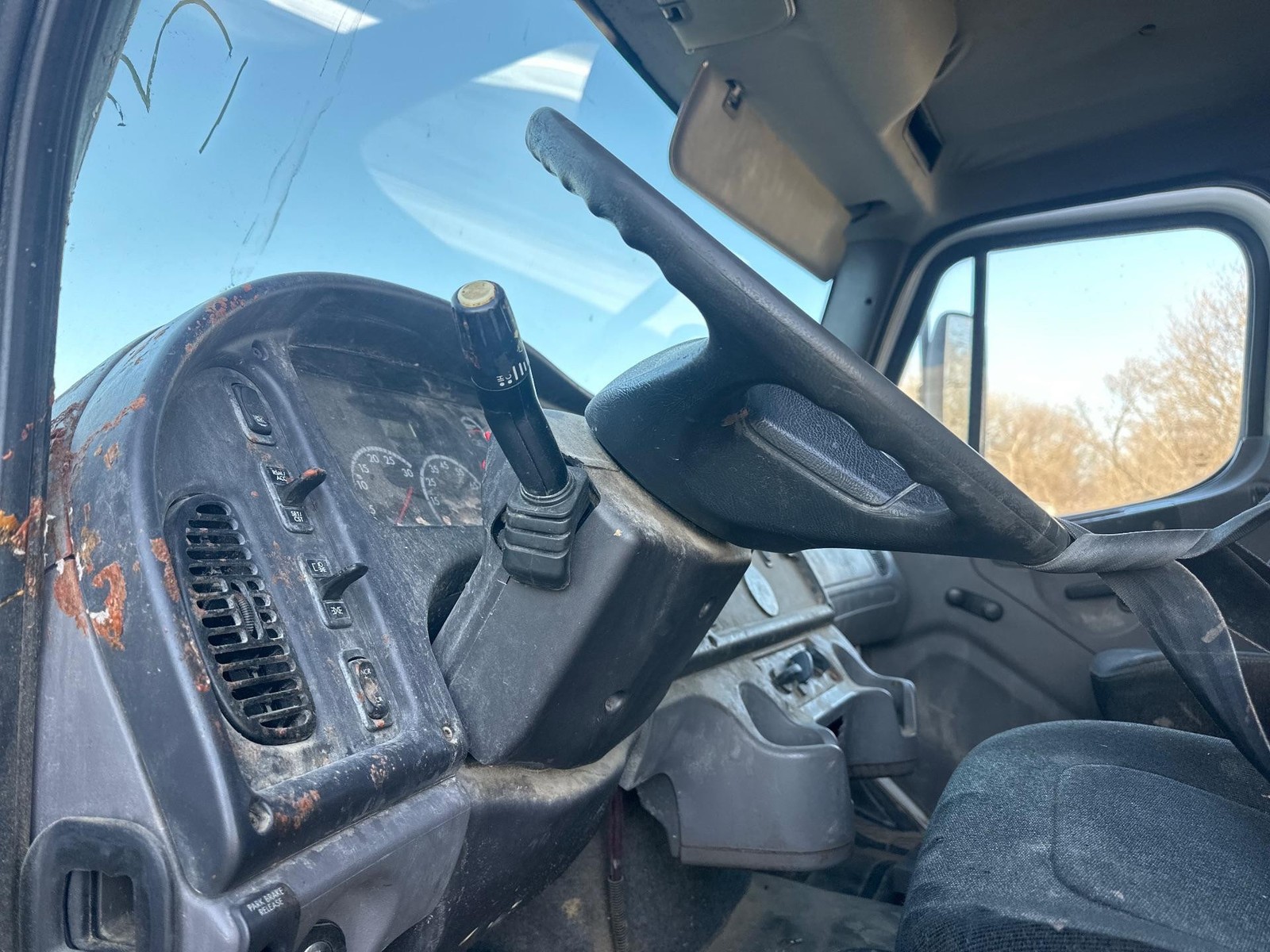 Freightliner M2 106 Steering Column - Used