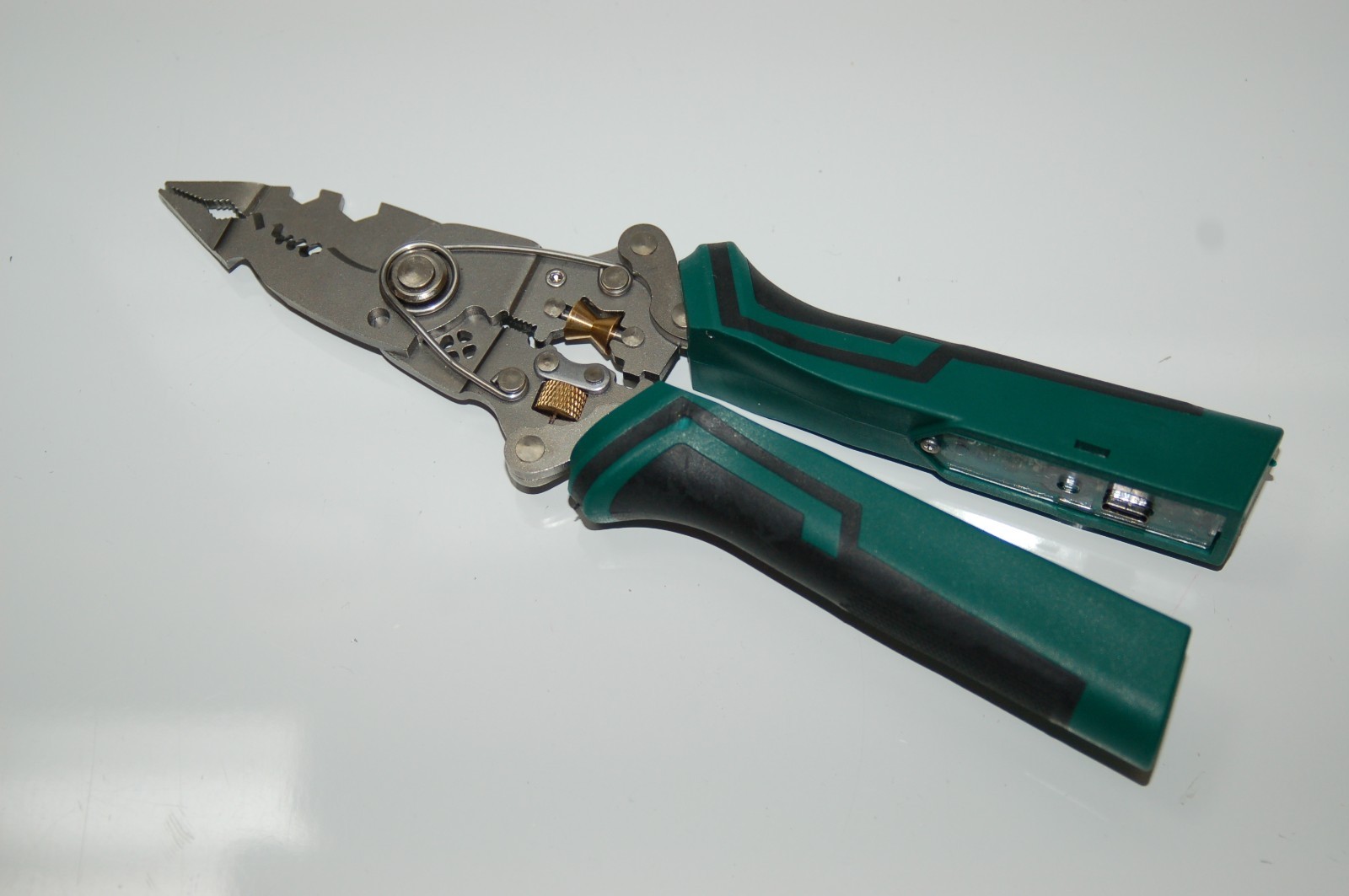Tuosen 25451 Electrician's Multi Function Specialty Wire Stripping Tool