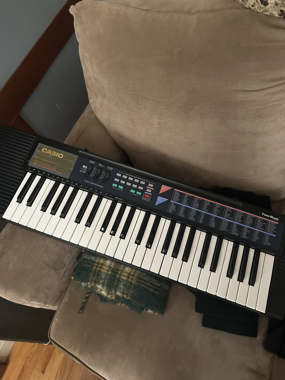 Vintage Casio Tone Bank 49 key keyboard CA-110