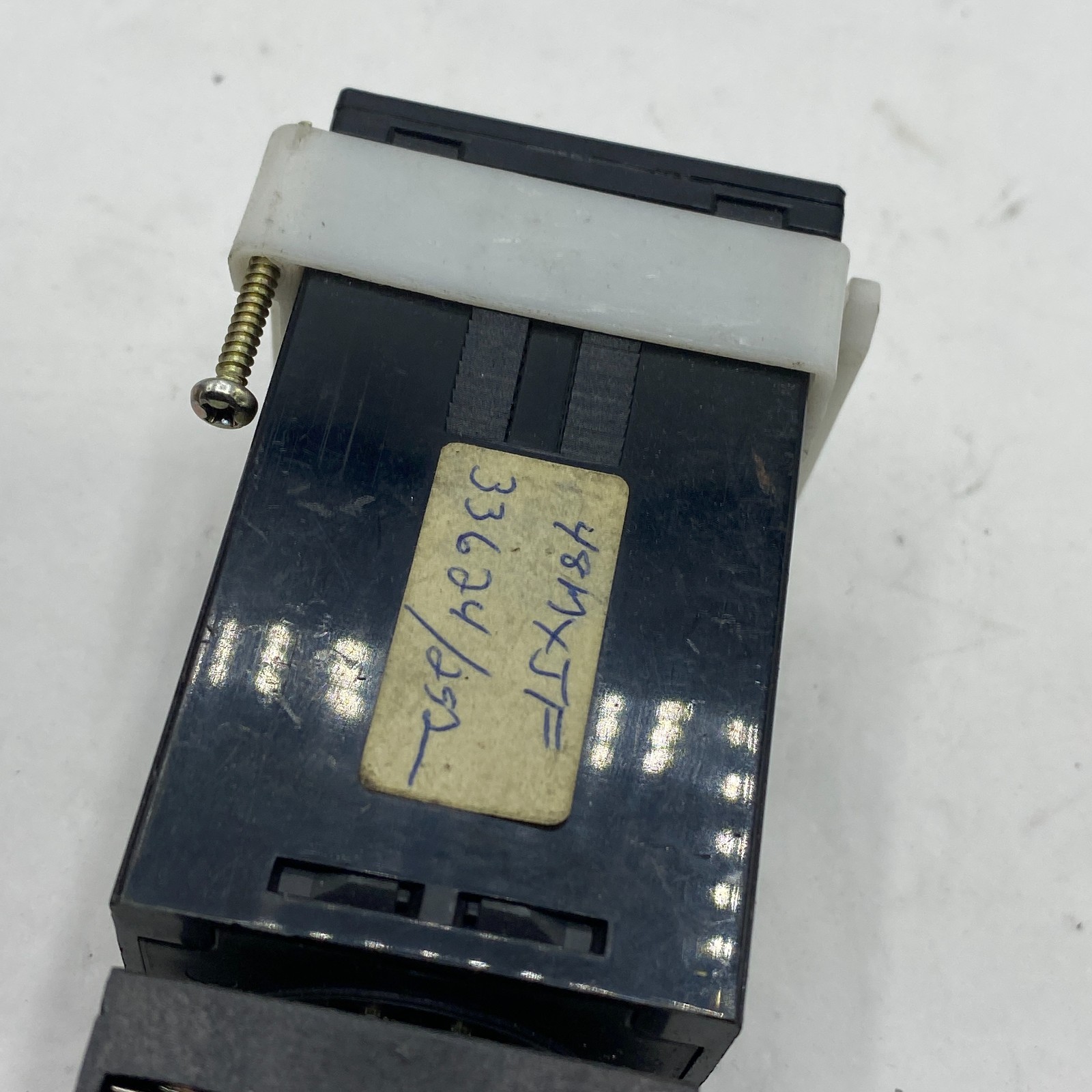 EXTECH INSTRUMENTS 48MX RT505 TEMPARATURE CONTROLLER 5A 250VAC 50/60HZ