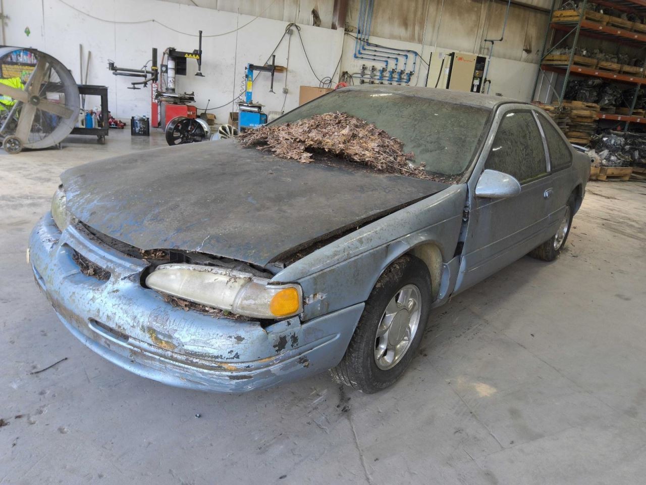 Ford Thunderbird 1997 Battery Tray 646394