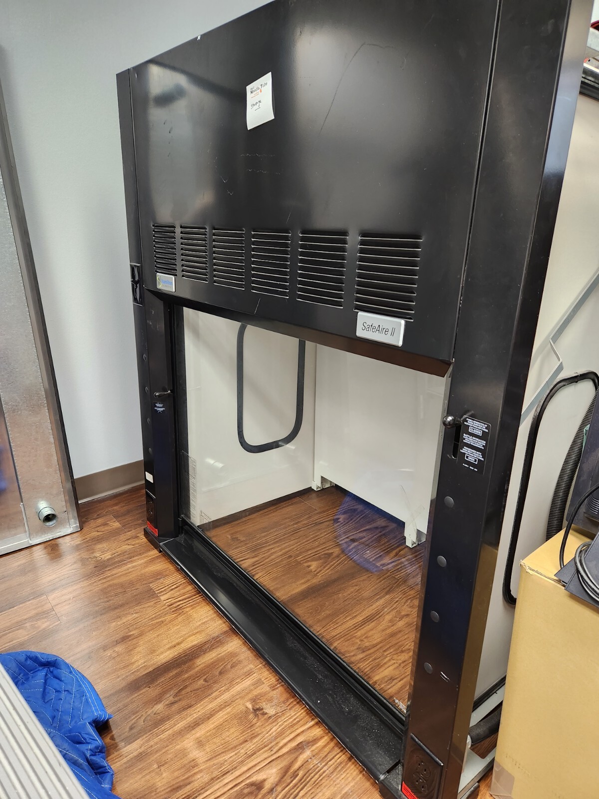 Used Bench Hood Workstation Hamilton - SafeAire II