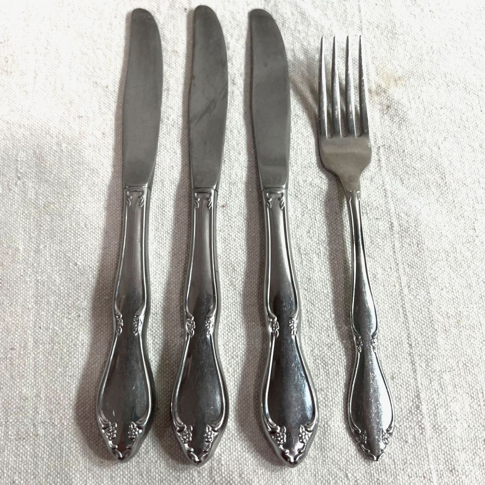 4pc Knives Fork Silverware Oneida Community Chatelaine Stainless Steel Flatware