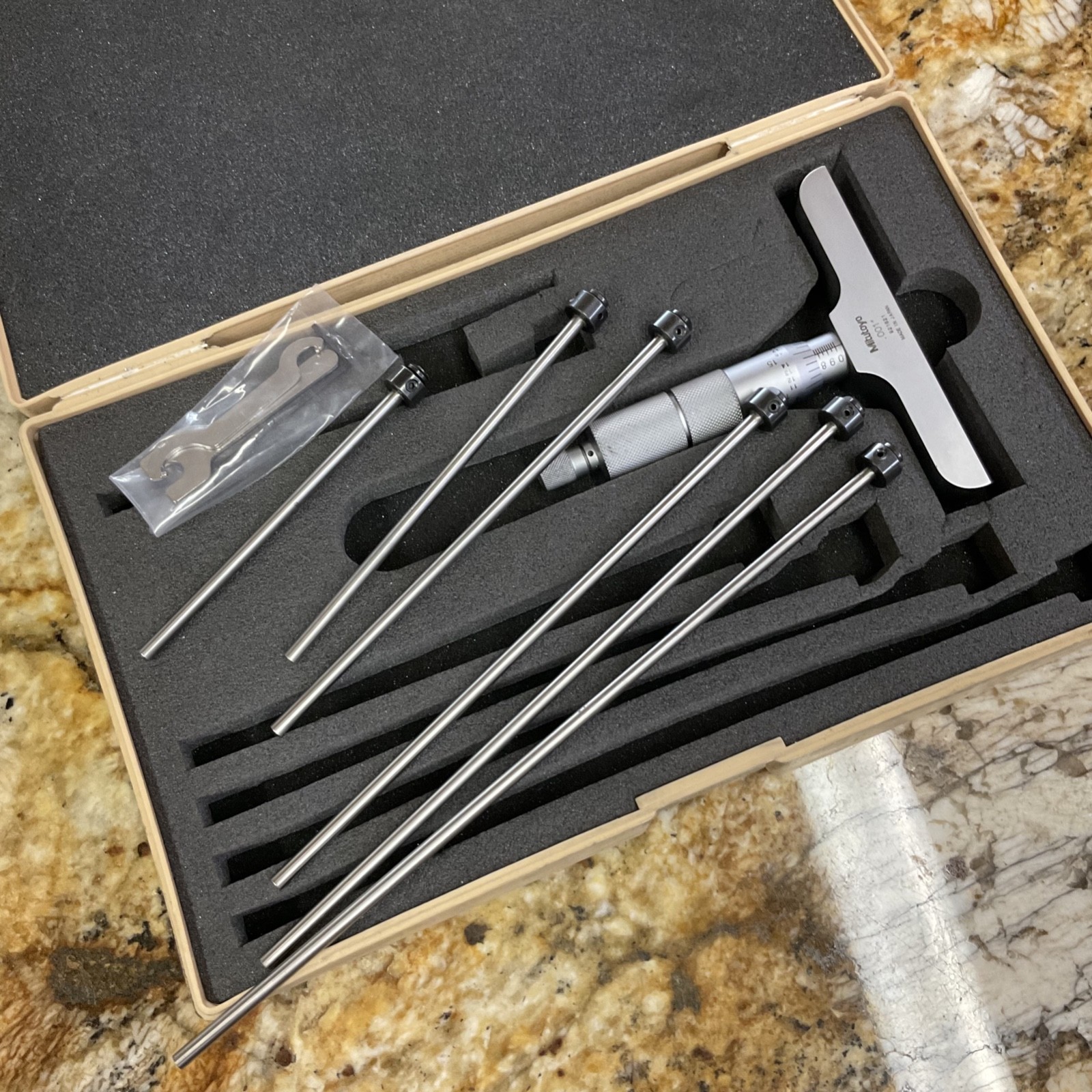 Mitutoyo 129-132 Depth Micrometer 0-6in .001 4" Base 6 Rods EXCELLENT Ships Free