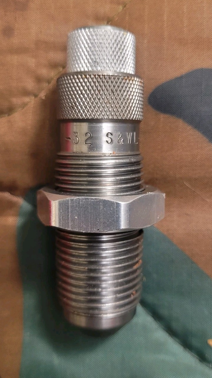 Lee 32 Smith&Wesson Long 3 Peice Reloading Die Set With Shell Holder