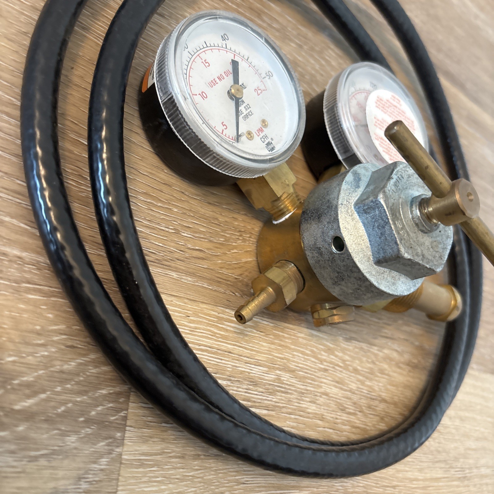 Smith 221037 Pressure Regulator For Argon 3000PSI
