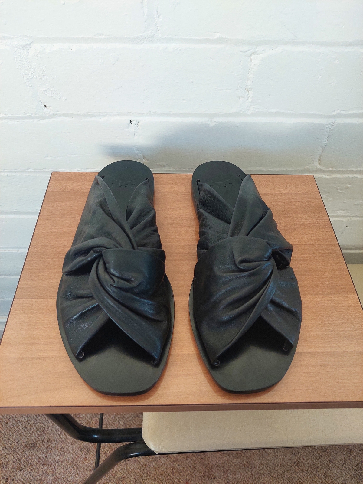 Husk 'Botanica' Leather slide in Black, Size EU 38 / AU 7