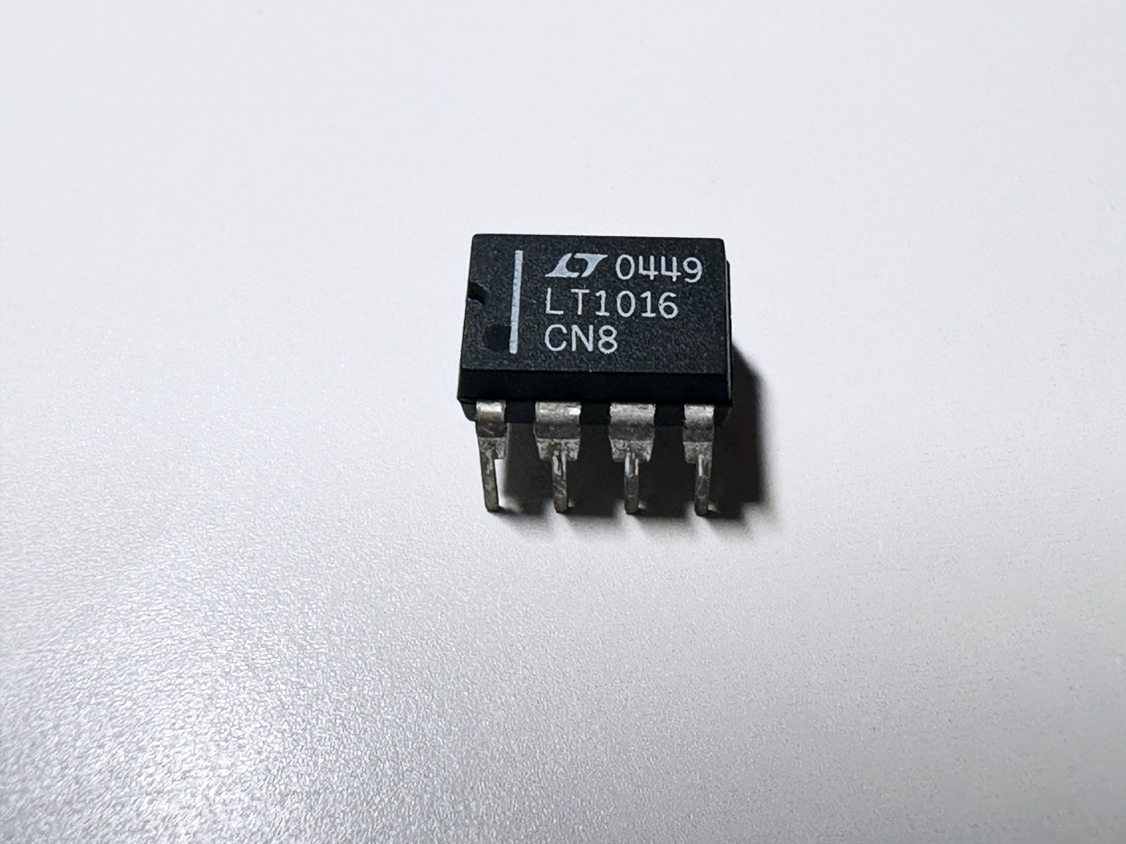 LT1016CN8 LT1016 Linear Technology UltraFast 10ns TTL CMOS Comparator IC DIP-8