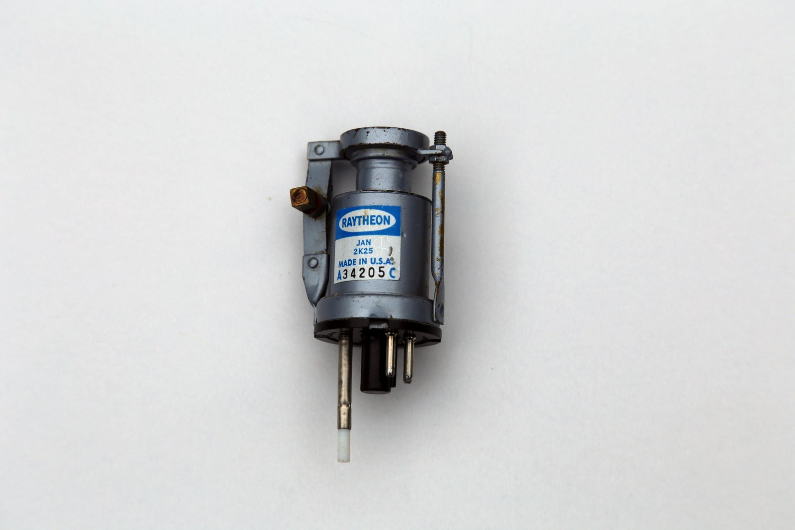 1940 WORLD WAR II KLYSTRON RADAR MICROWAVE TV VACUUM TUBE-RAYTHEON JAN 2K25