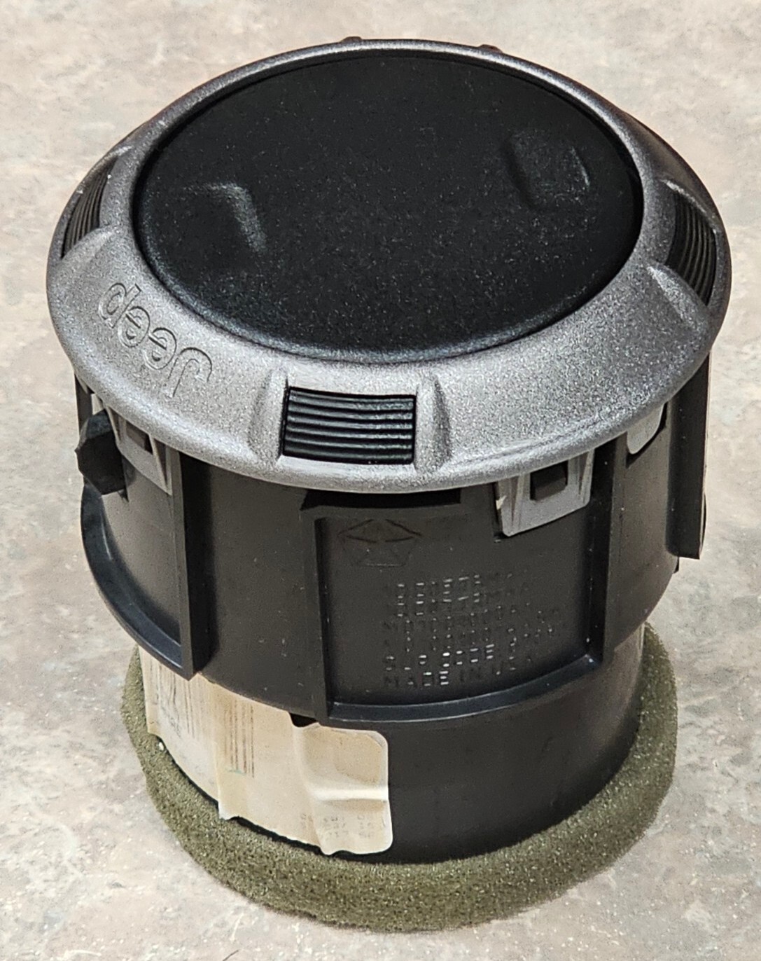 Jeep Wrangler JK Dash AC Heat Air Vent Outlet 1QC05TRMAA OEM 2011-2018