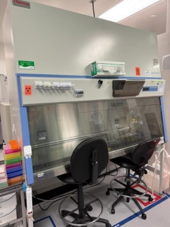 Thermo Scientific 6ft Biosafety Cabinet 5 FT  , 1300 Series Class II A2 W/STAND