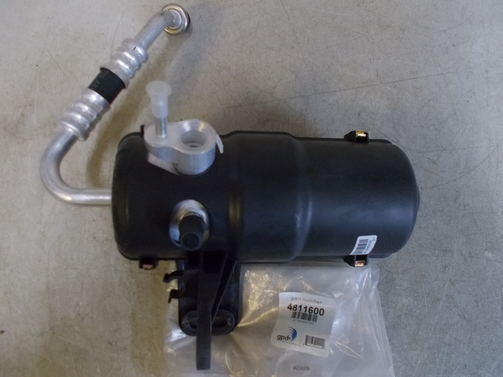 A/C Accumulator with Hose Assembly Global P/N-4811600                  (Ebay/RM)