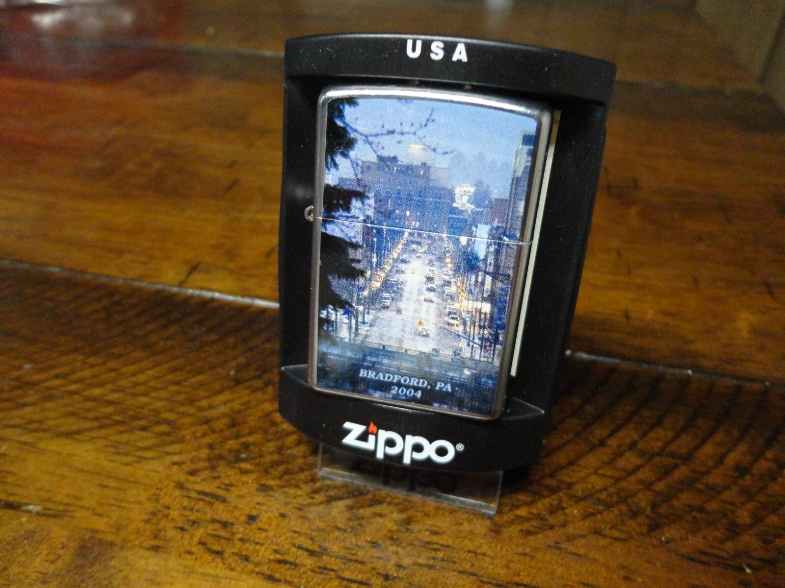 BRADFORD DOWNTOWN FLAME THE MAIN 43/500 ZIPPO LIGHTER MINT IN BOX 2004