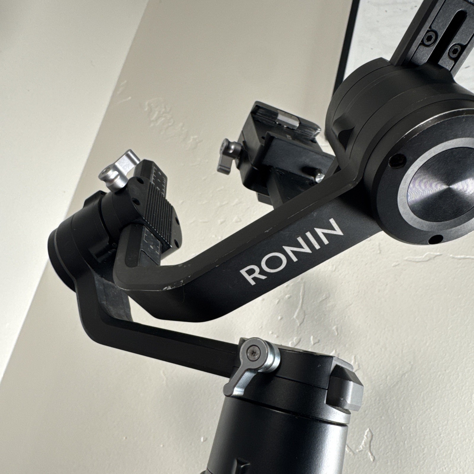 DJI Ronin S Gimbal Handheld Stabilizer