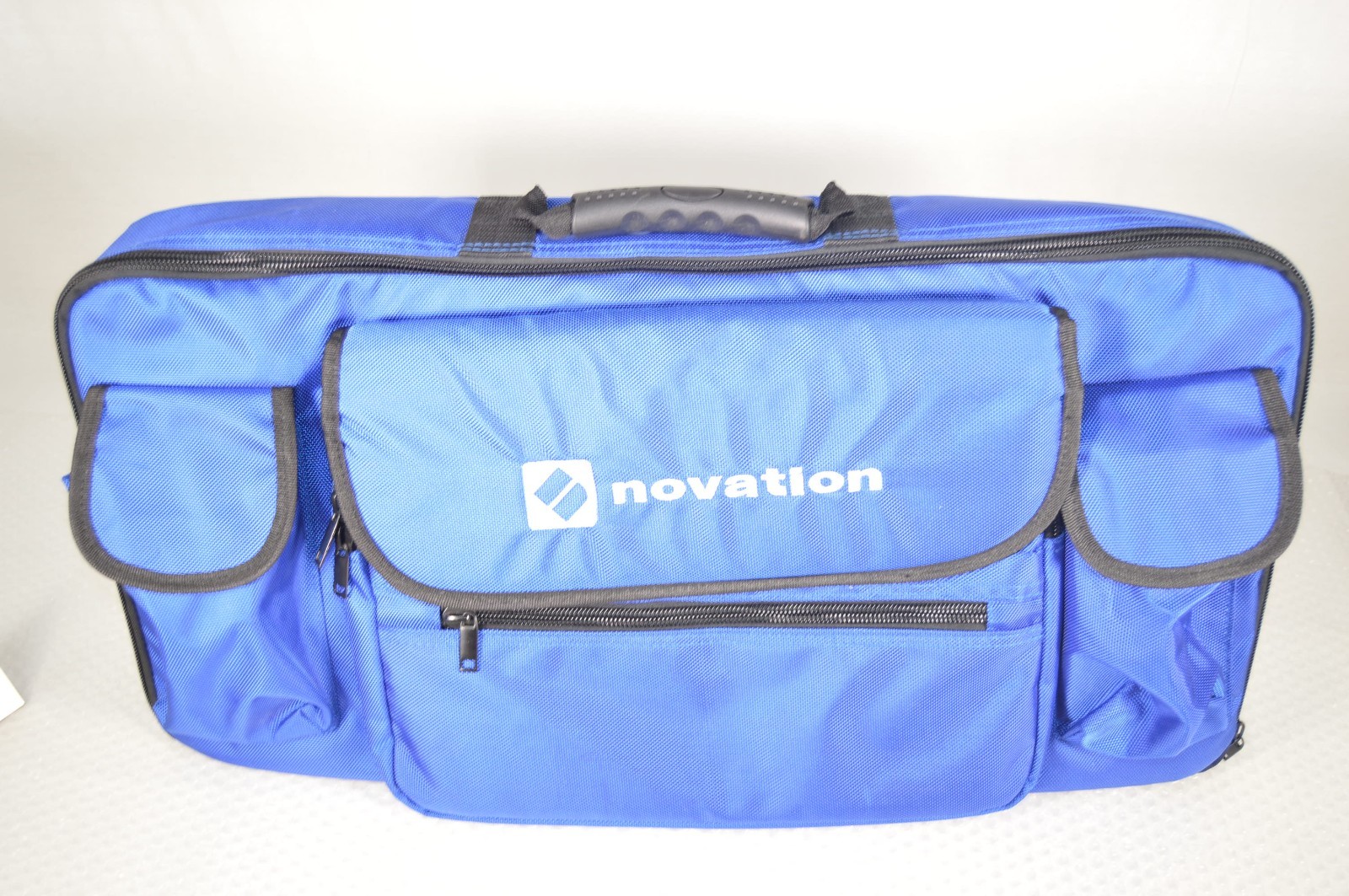 Novation ULTRANOVA Synthesizer Vocoder Blue Keyboard Tested W \ Soft Case Mic