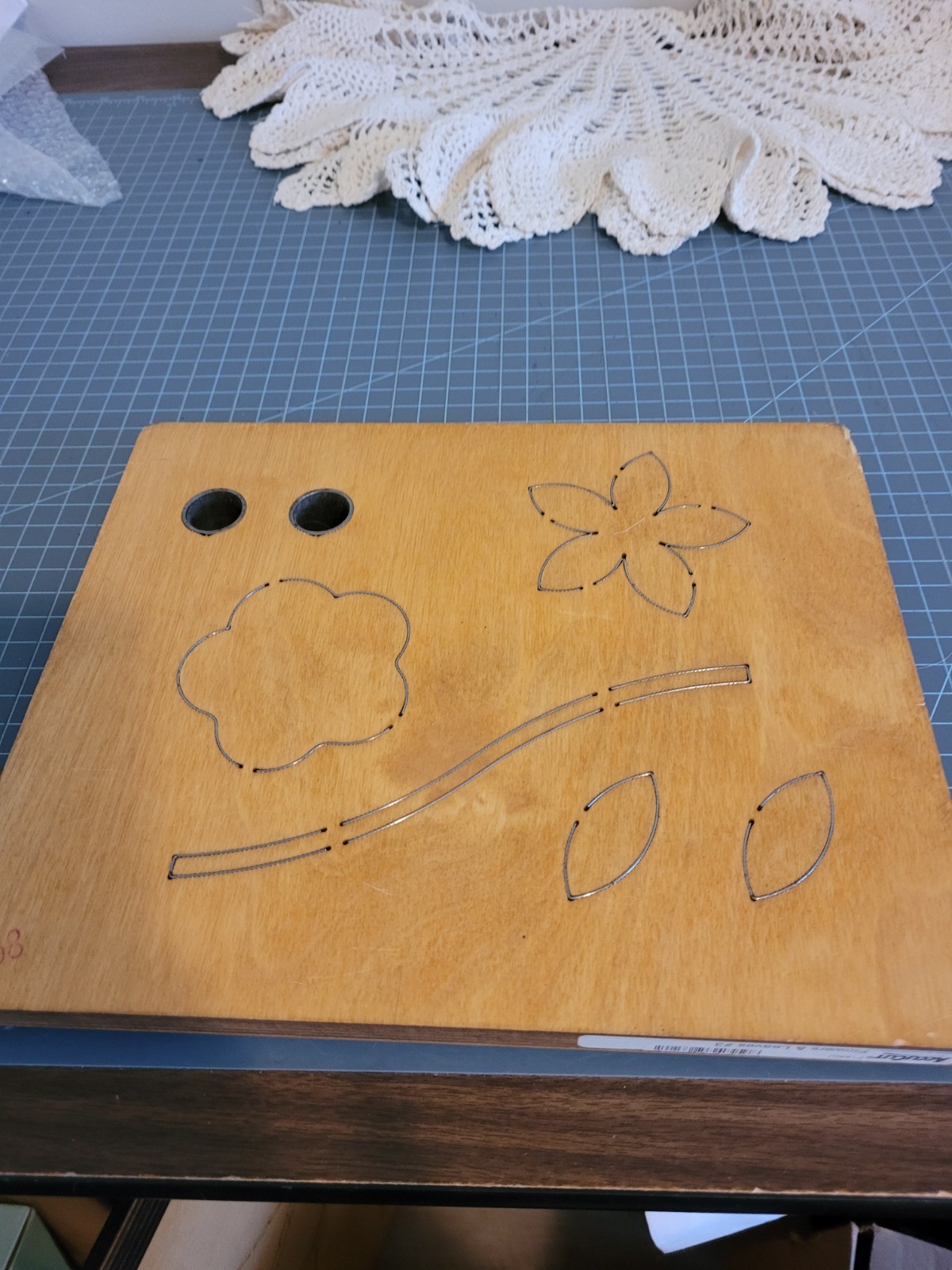 Accucut Flowers and leaves #3 die jumbo