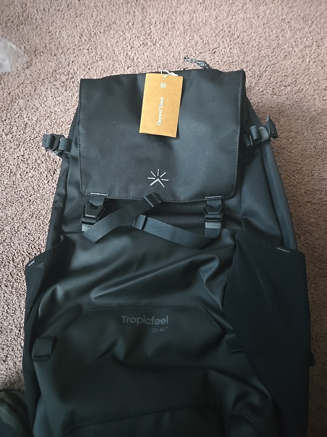 TROPICFEEL SHELL 20L-40L BACKPACK TRAVEL CORE BLACK EXPANDABLE NEW