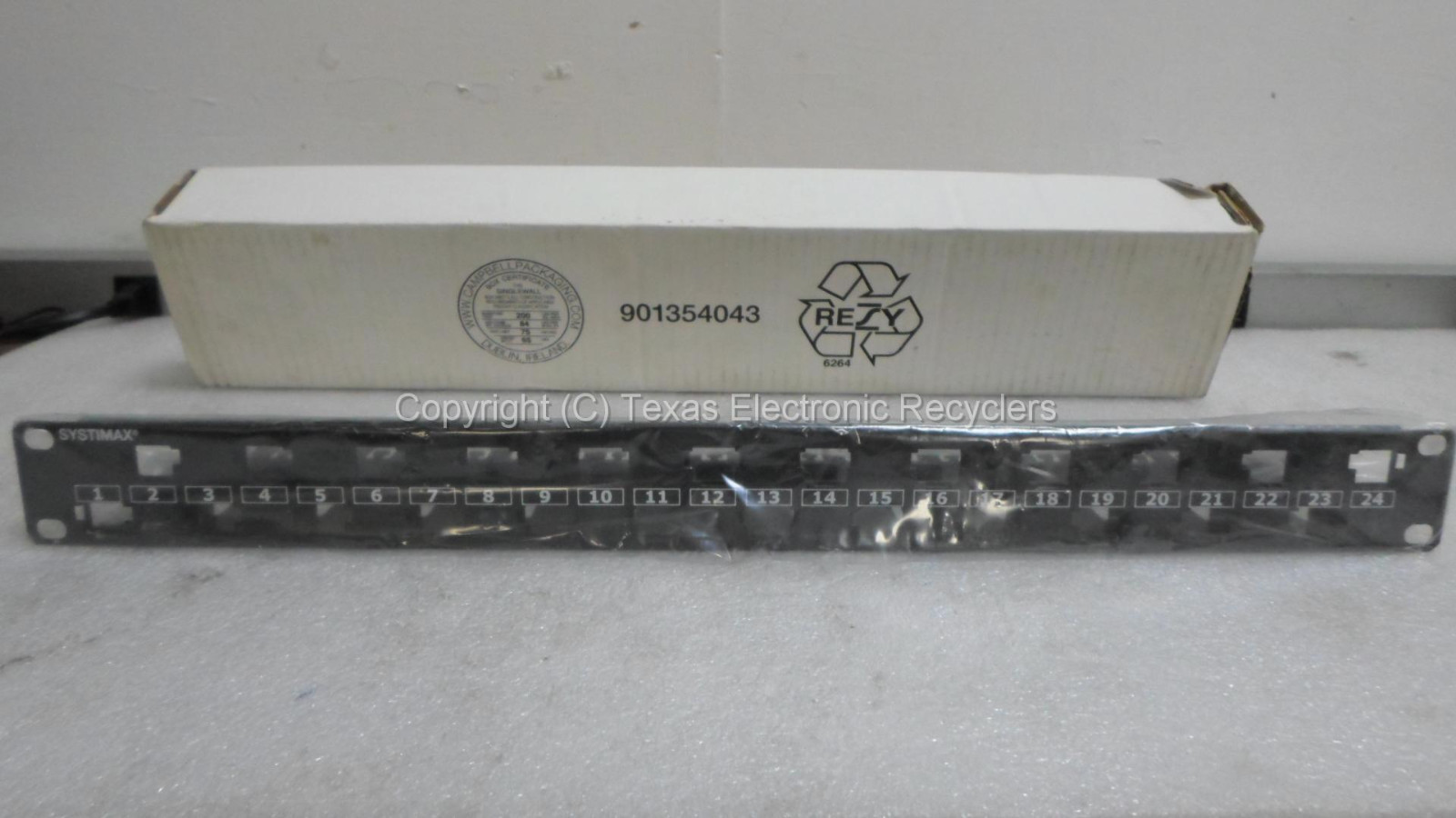 NEW OPEN BOX - Commscope Systimax Fleximax 108356312 24-Port Panel Module