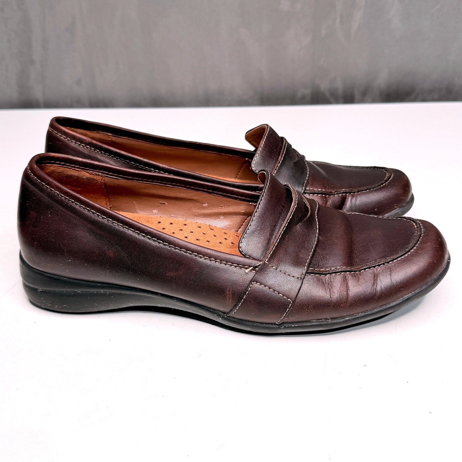 Naturalizer Penny Loafers Womens Sz 7.5 Brown Leather Comfort Low Wedge Preppy