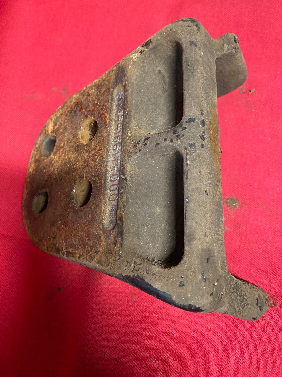 FREIGHTLINER AXLE STOP, MOUNT, BRACKET 16-15617-000